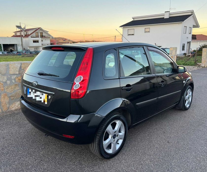 Ford Fiesta 1.25i - 100 Mil Kms - A/C