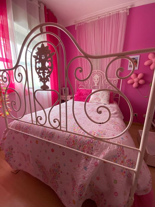 Cama de Ferro em cor branca