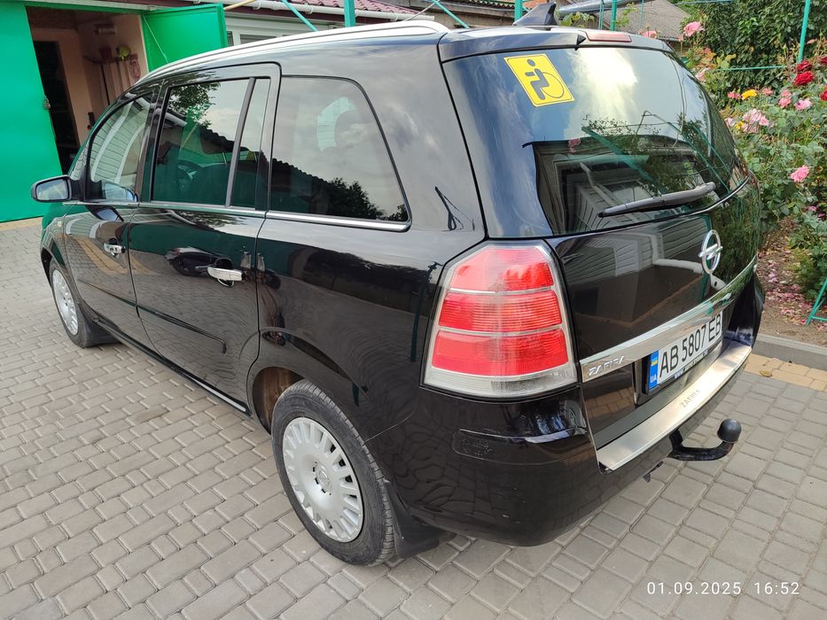 Opel Zafira B 2007 1.8 бензин