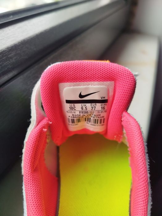 Tênis Nike tamanho 27