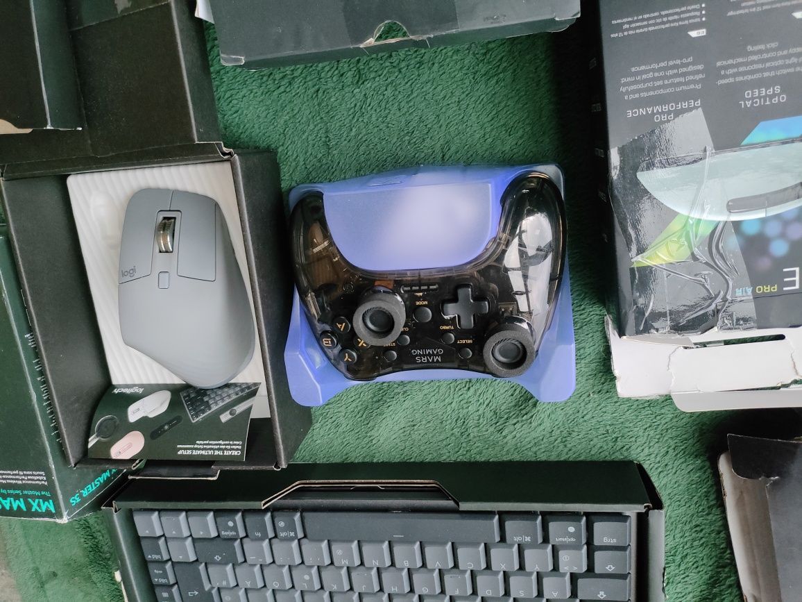 Logitech. klim.Corsair.Mars gaming.Roccat konie.
