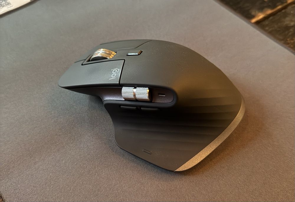 Миша Logitech MX Master 3S + чохол / в іделаьному стані