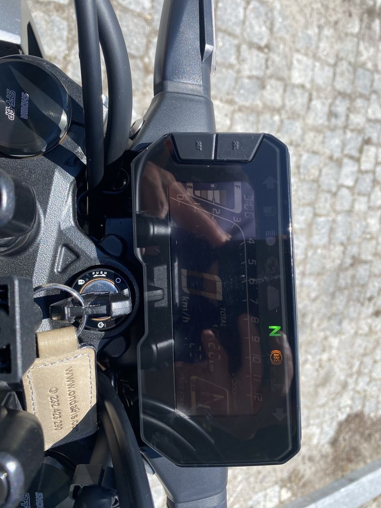 Honda CB125R + Extras