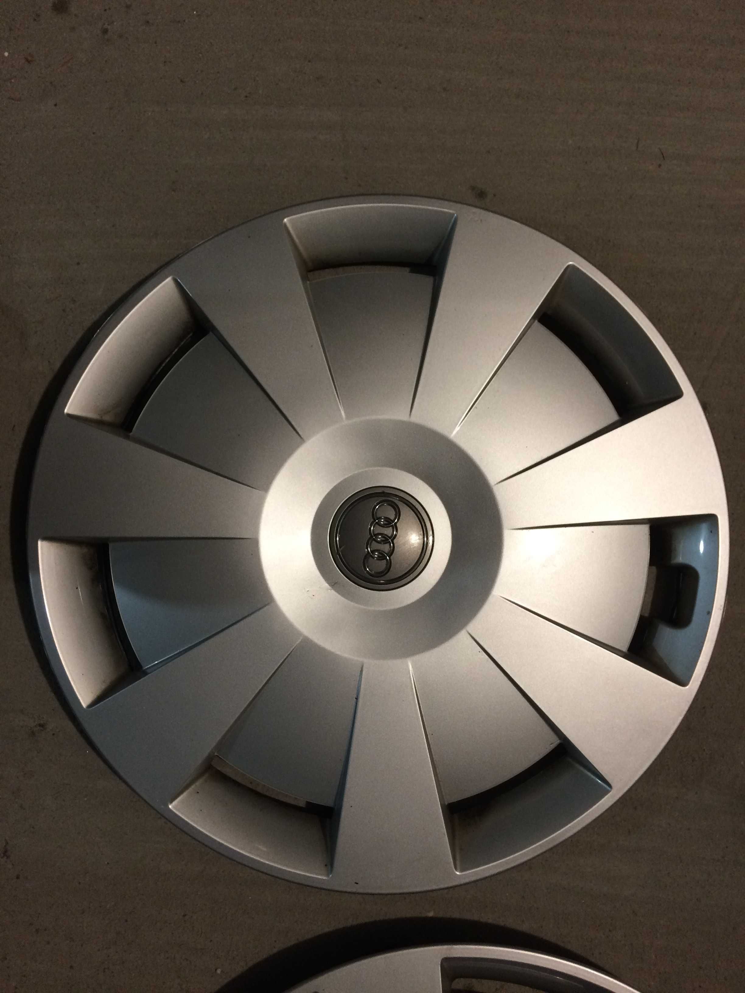 Oryginalne kołpaki Audi A3 8V 8V0 16 cali A4 A6  cena za komplet