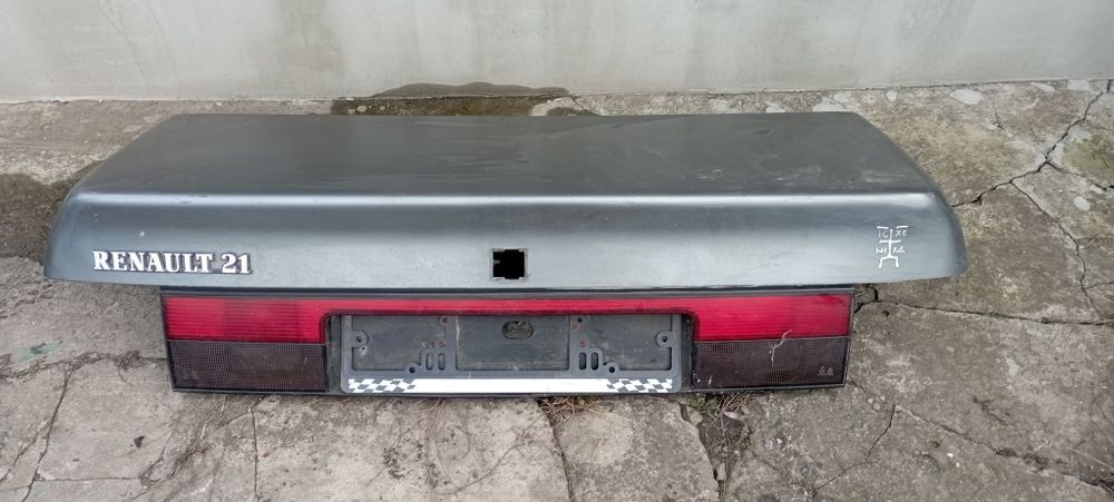 Задні ліхтарі Renault 21 .