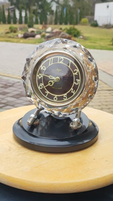 ZEGAR  mechaniczny  "MAJAK" ZSRR 1975. Sprawny.