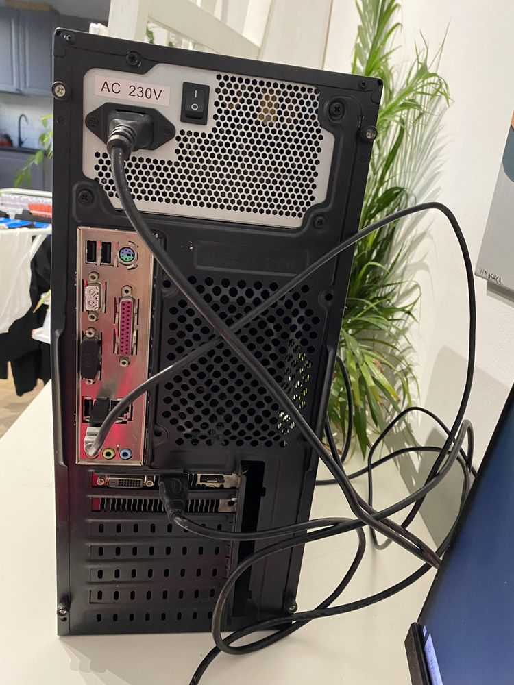 Spredam komputer stacjonarny i5-3570 i Monitor ACER Nitro 27
