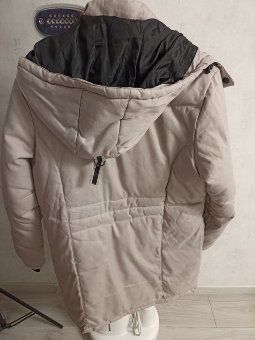 Продам зимнюю женскую куртку