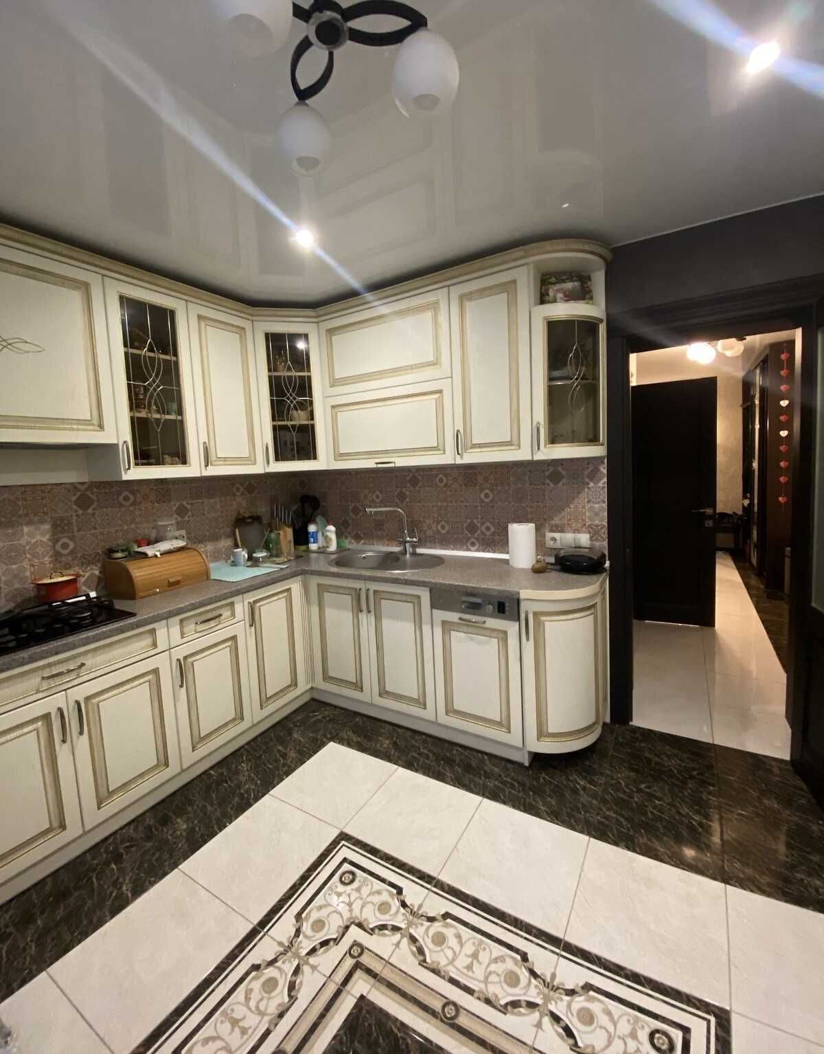 ПРОДАМ 3к квартиру з капітальним ремонтом, район Виставка ID:34252