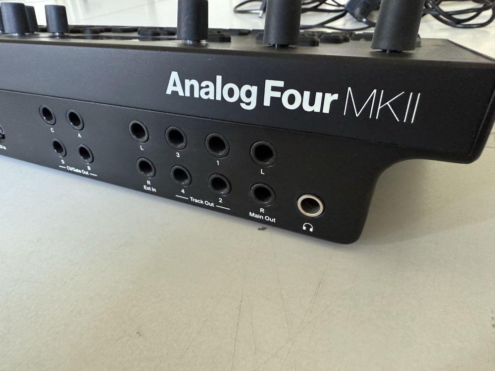 Syntezator Elektron Analog Four MKII
