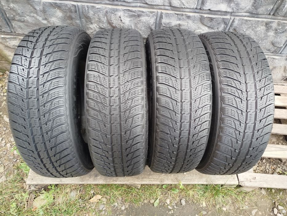 Шини зимові 215-70-16 Nokian WR SUV з Німечини