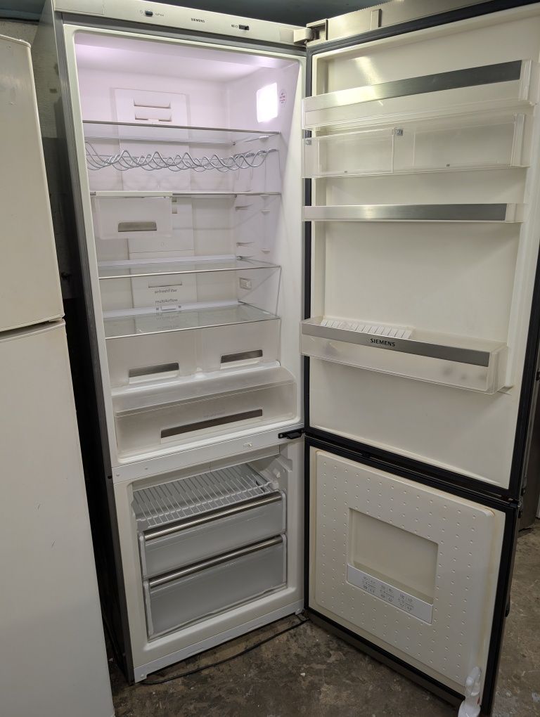 Холодильник Siemens Nofrost