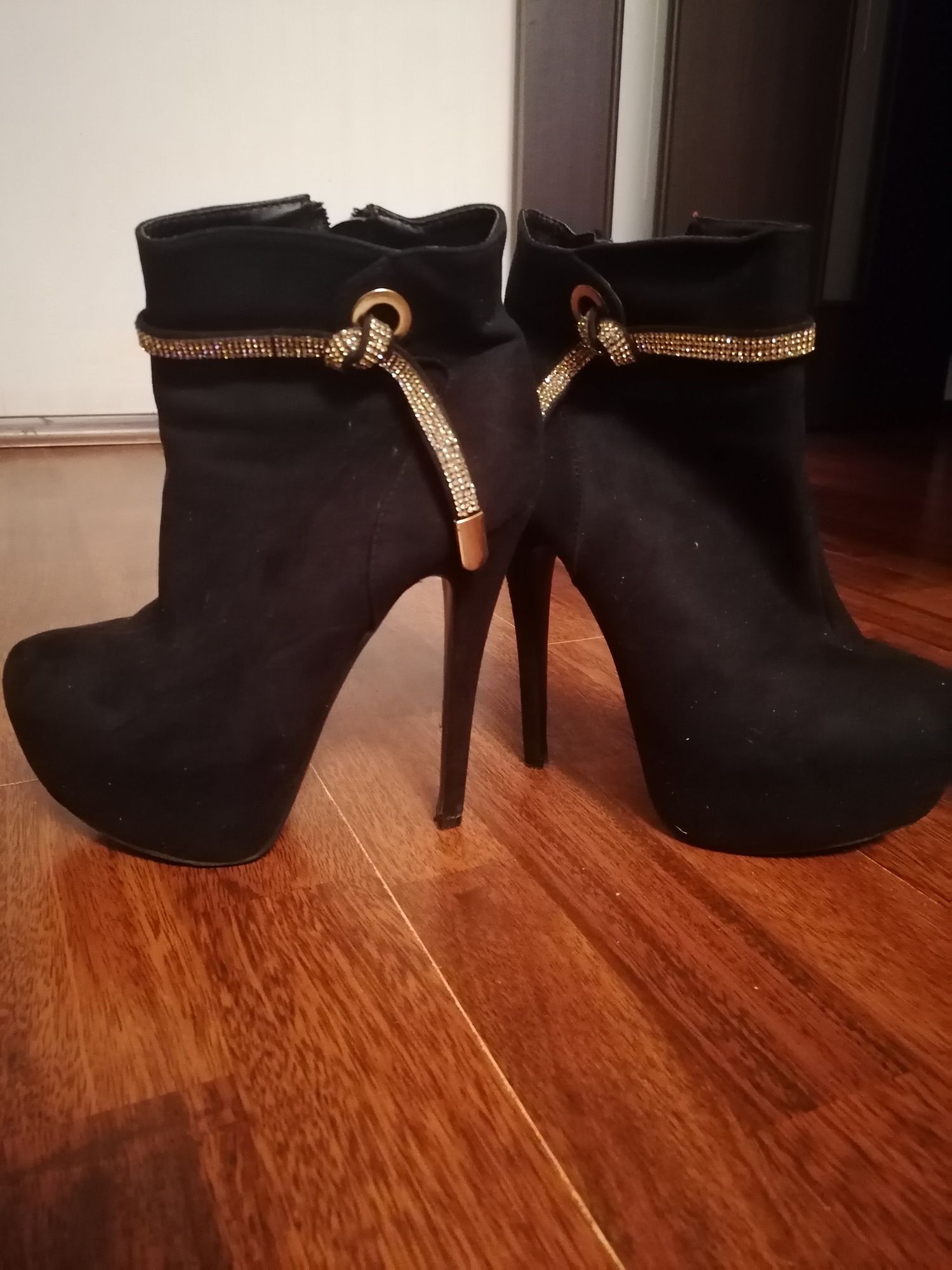 Продам ботинки Lamoda 40 р