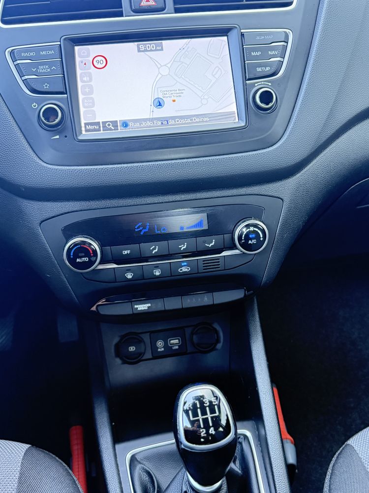 Hyundai i20  TGI ano 2020