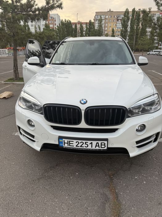 Продаю свій автомобіль .