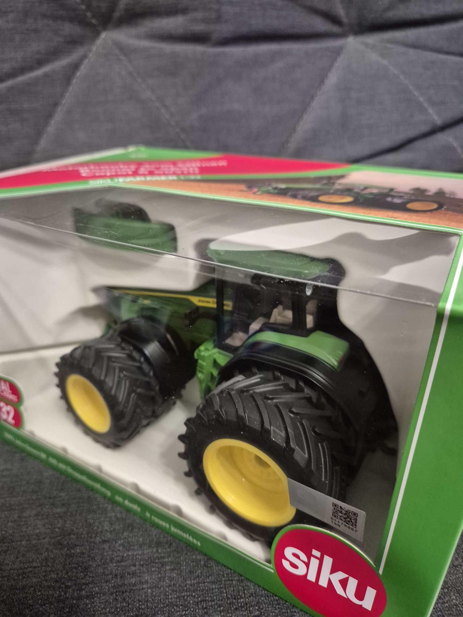 Siku Farmer John Deere 8R 410 model s3292