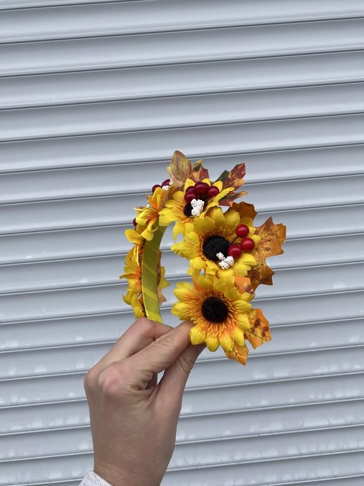 Вінок-обруч осінній з калиною та соняхами