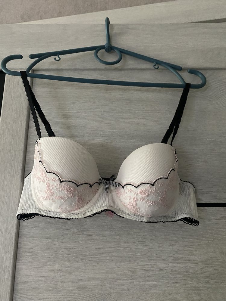 Бюстгалтер Victoria’s Secret