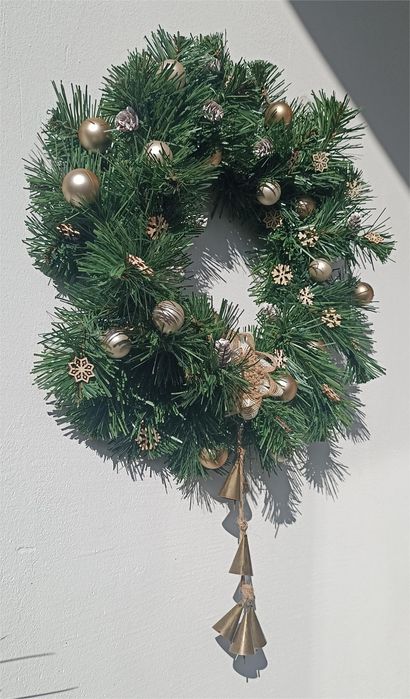 Wieniec Bożonarodzeniowy 45 Cm Na Drzwi Złoty Dzwonki Rękodzieło
