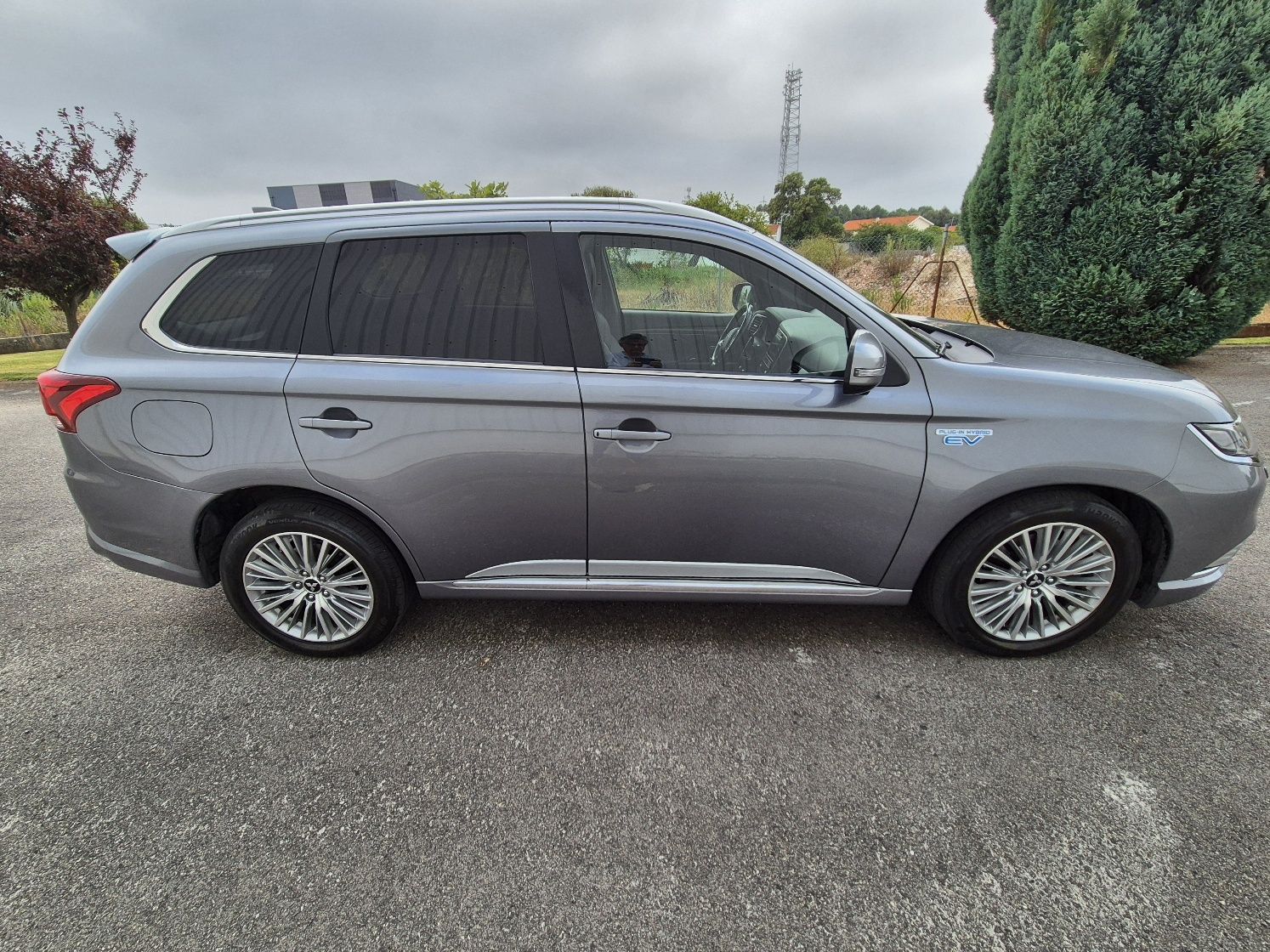 Mitsubishi Outlander 2.4 PHEV 4x4 plug-in