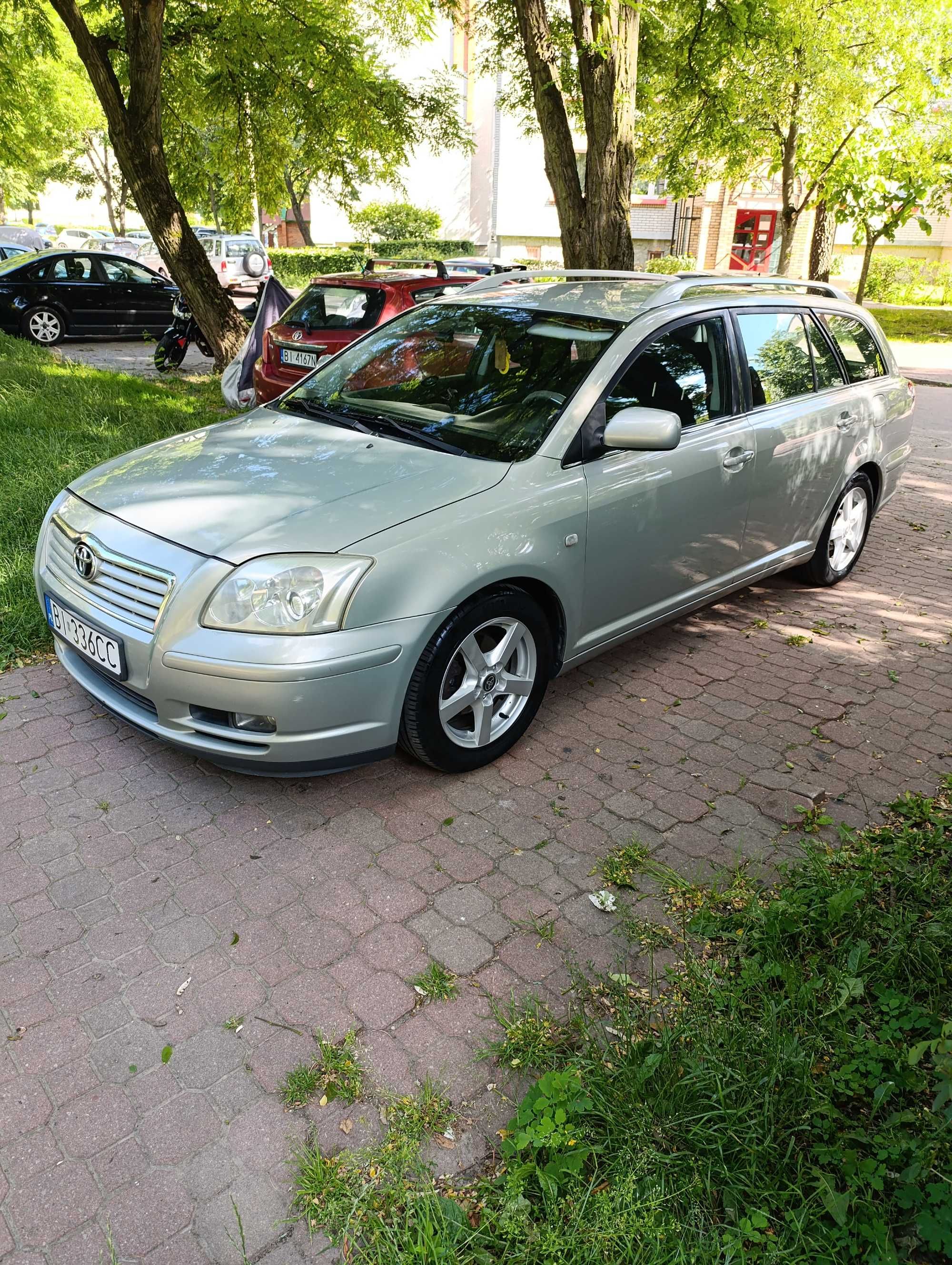 Toyota Avensis 1.8 benzyna