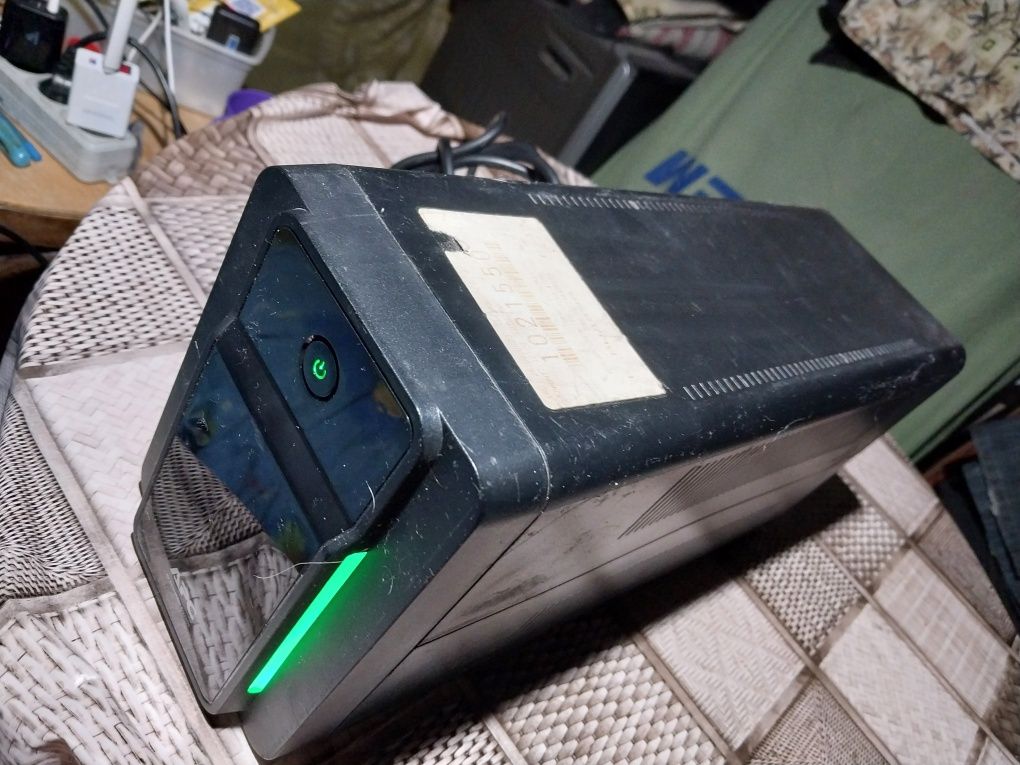 Продам безперебойник APC BX750MI