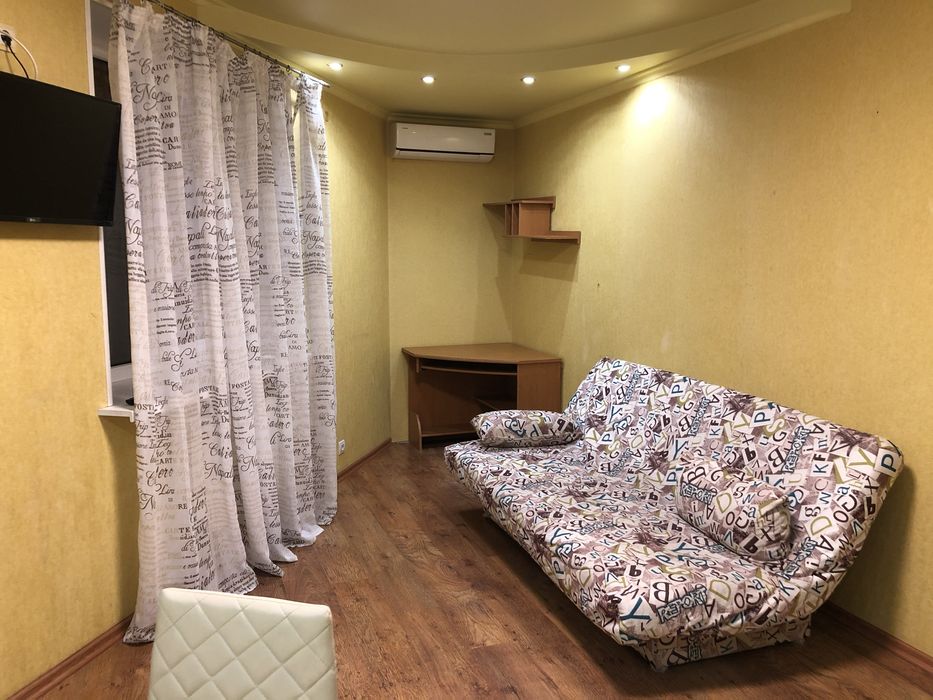 Длительно (год и более) 2х ком.квартира в р-не Монолита; газ.котел