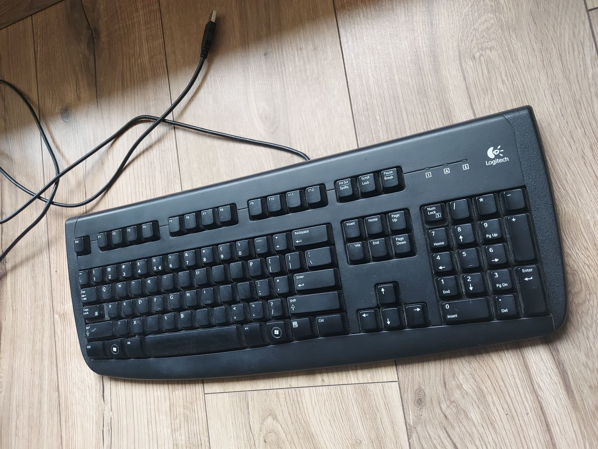 Klawiatura LOGITECH KEYBOARD odporna na zalania użytkownik PC biurowa