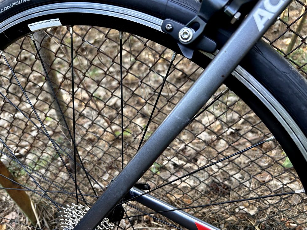 Rower szosowy Btwin Triban M, zadbany i doinwestowany, po przeglądzie