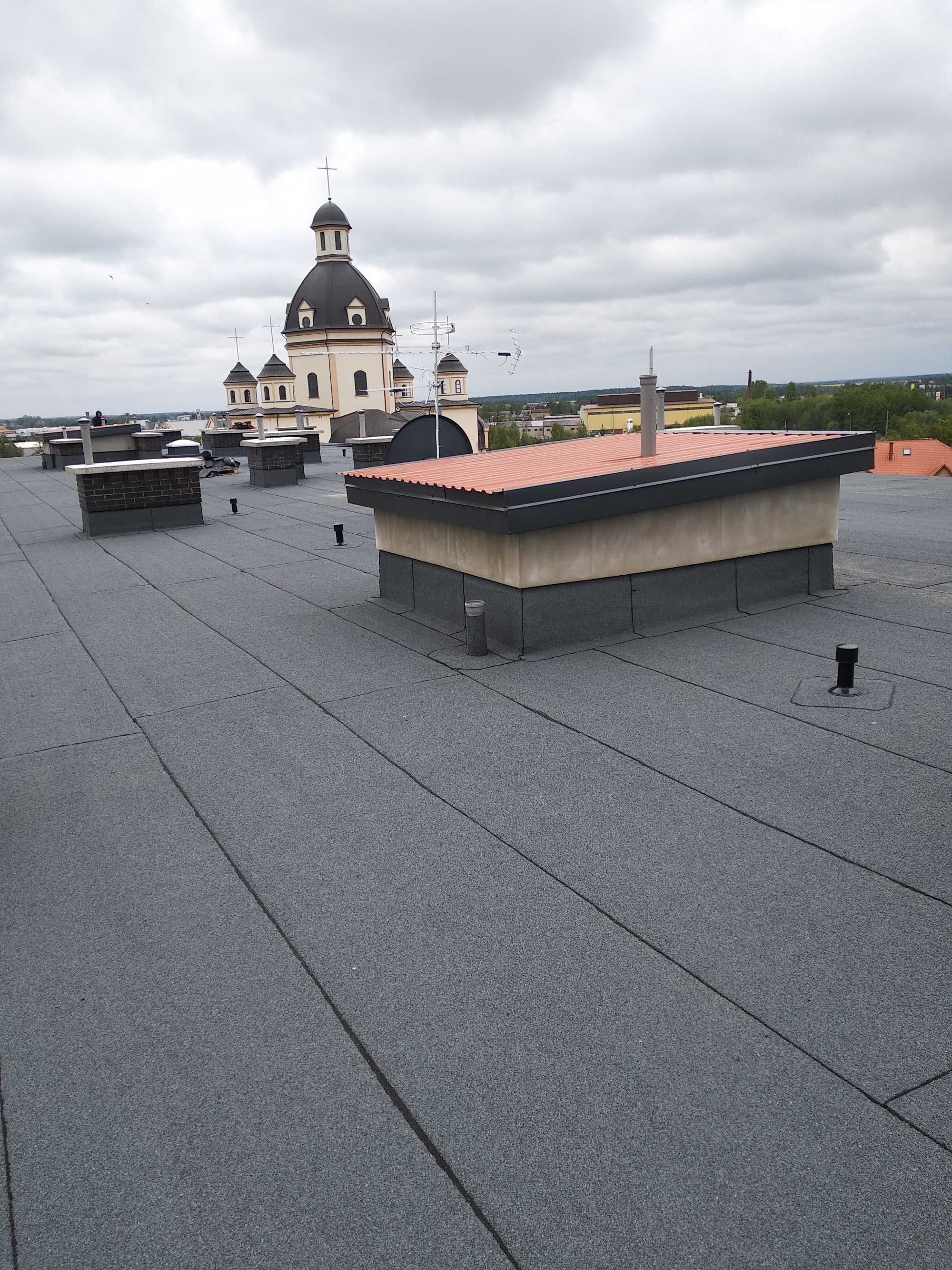 Dachy płaskie- Krycie dachów papą termozgrzewalna ,membraną EPDM