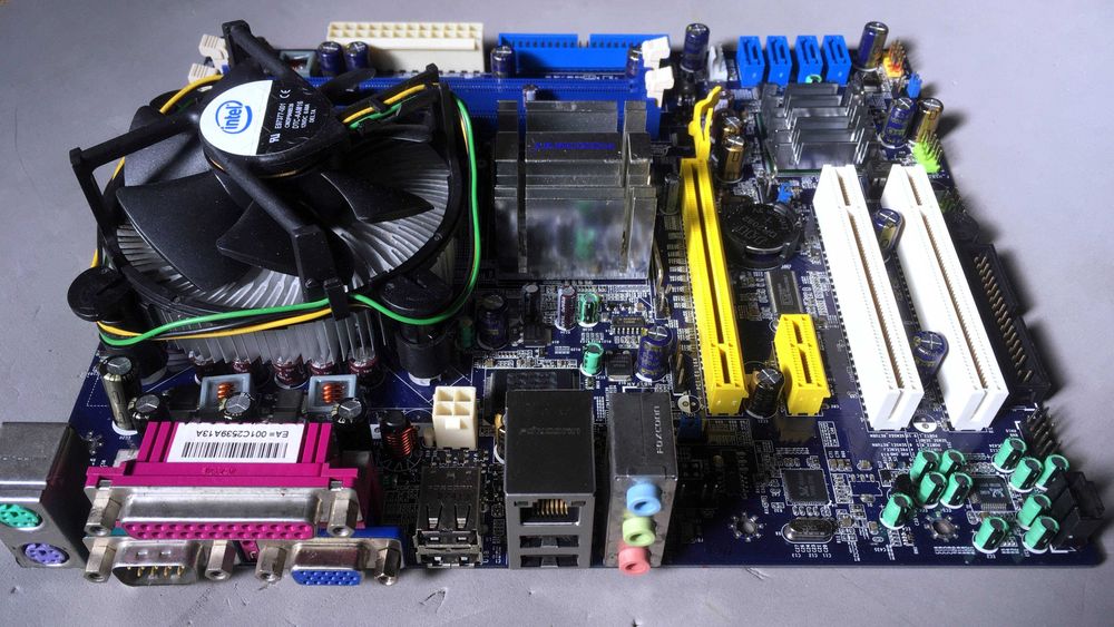Motherboard Foxconn 45CMX (LGA775 DDR2 i945GC SATA IDE PCIe