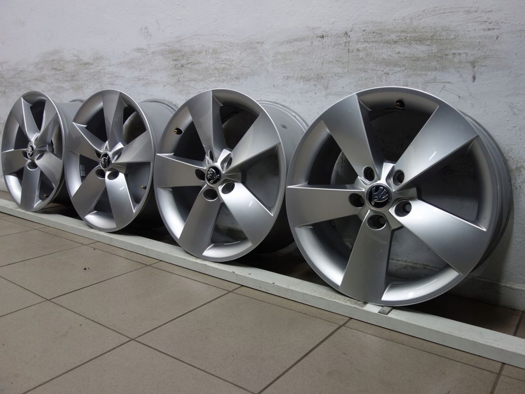 17/5x112 Felgi Aluminiowe Oryginalne Skoda Octavia Kodiaq Yeti extra s