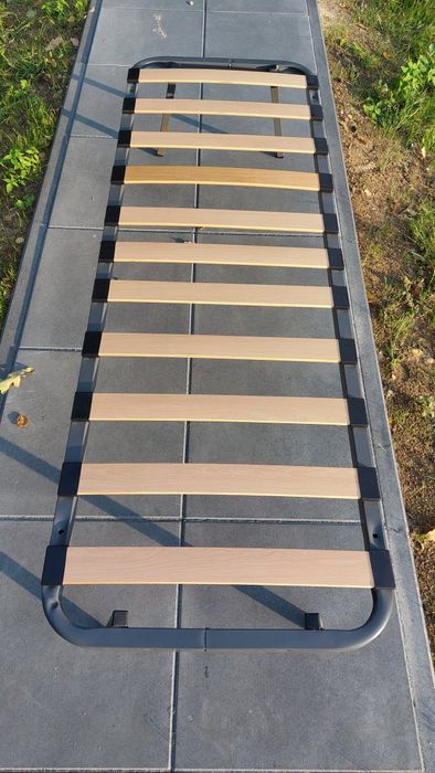 Łóżko metalowe 180x60 z materacem