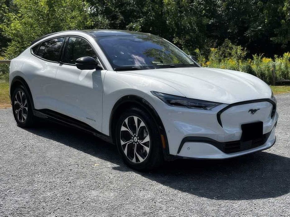 Ford Mustang Mach-E Premium      2021