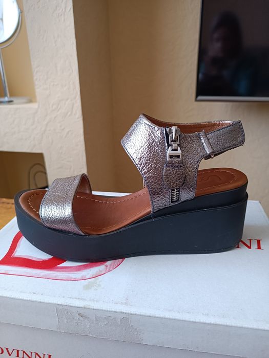 Босоніжки шкіряні 38р.