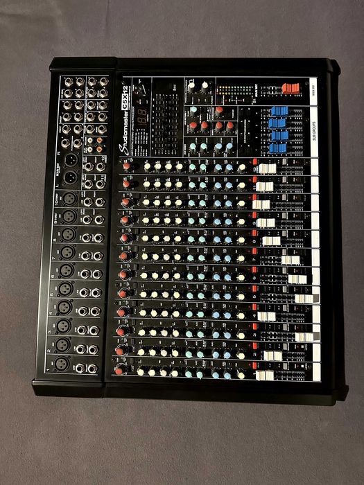 Mesa de mistura StudioMaster