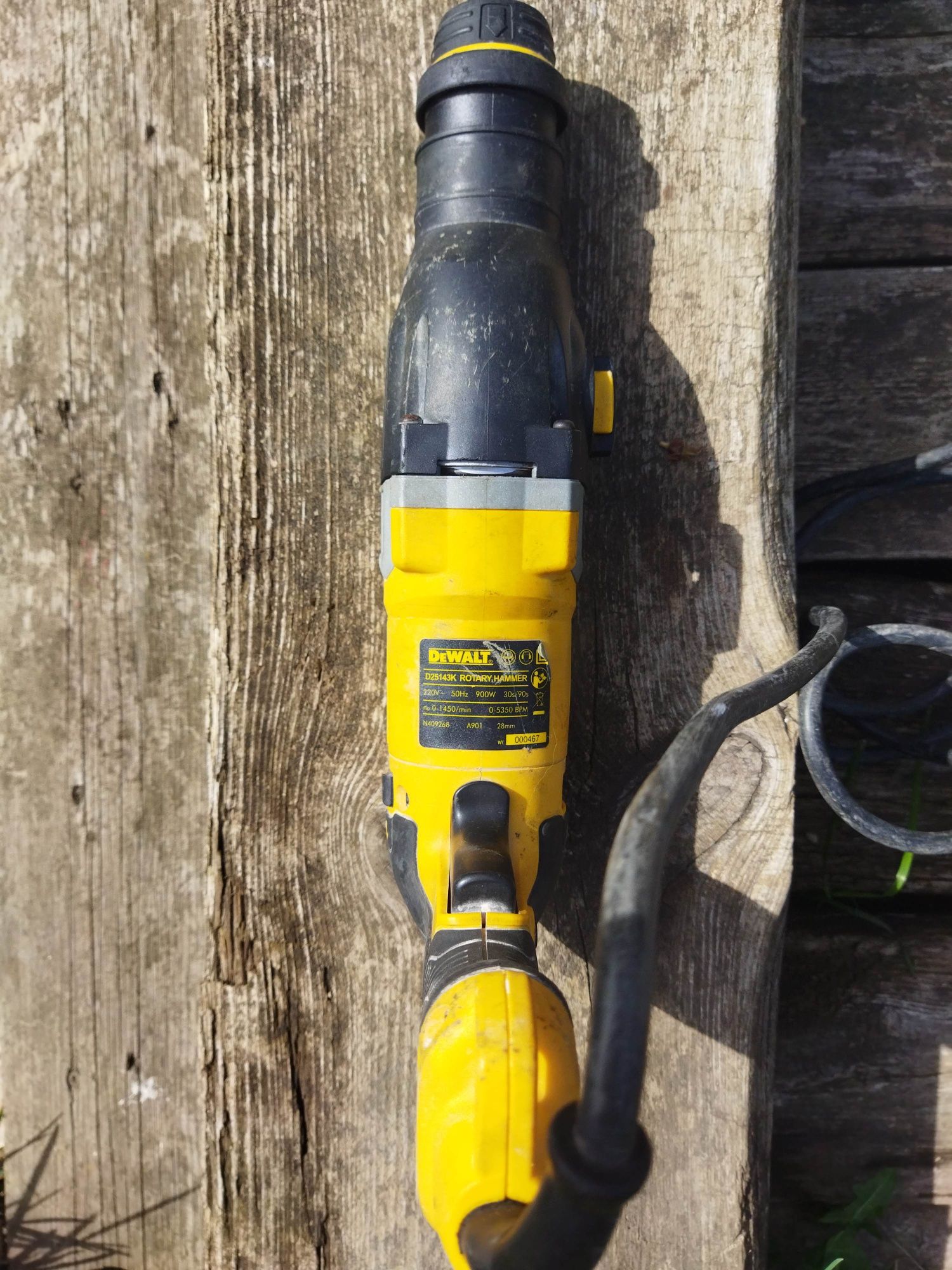 Перфоратор Dewalt D25143K 900W