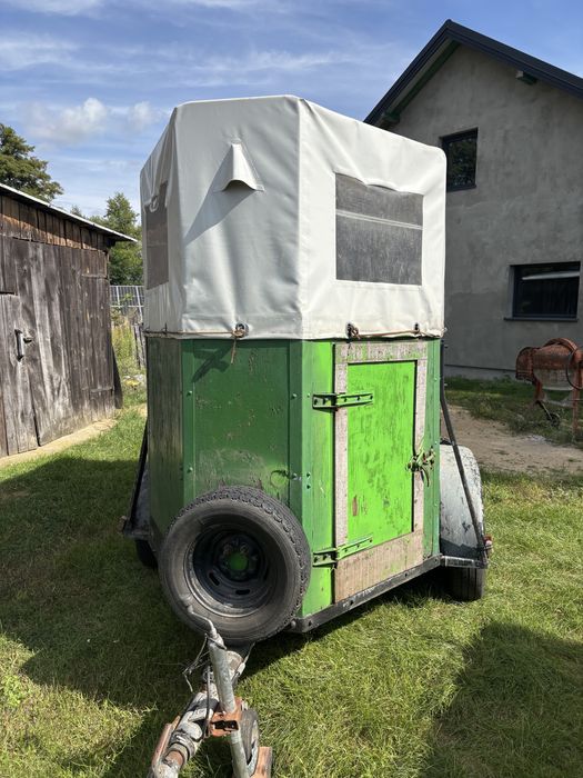 KONIARY.  Sprzedam 2 przyczepki do przewozu koni