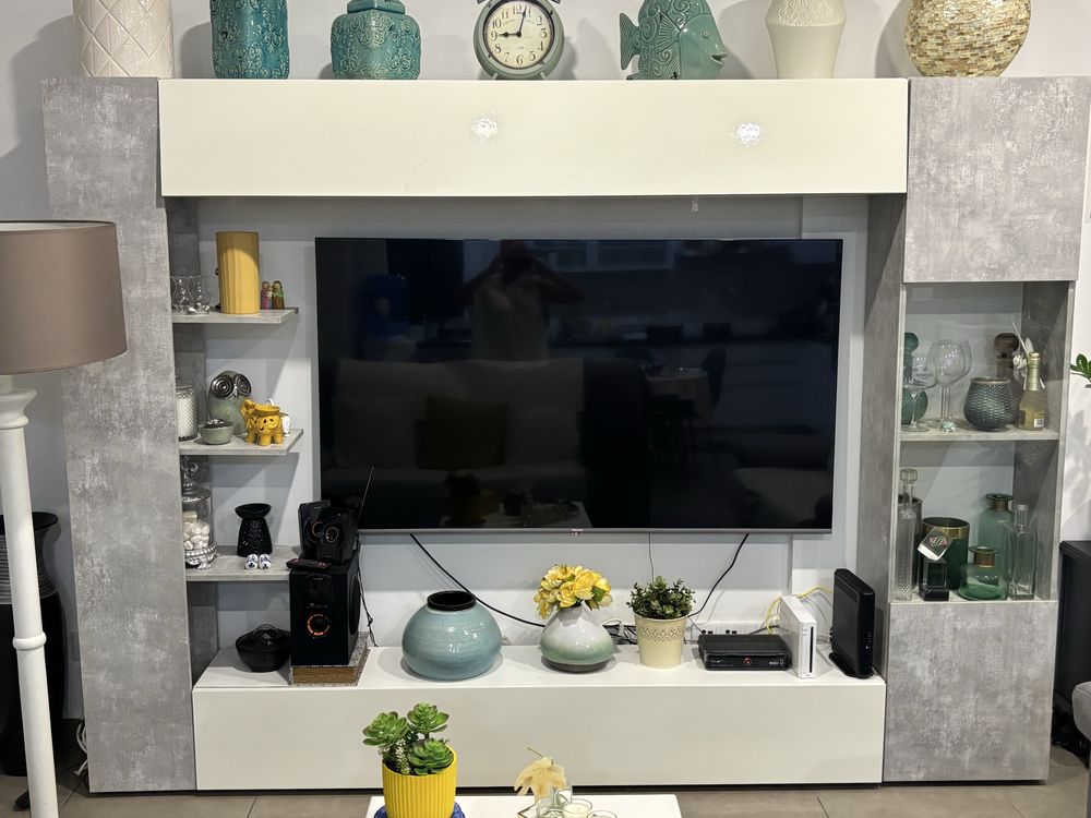 Estante de sala