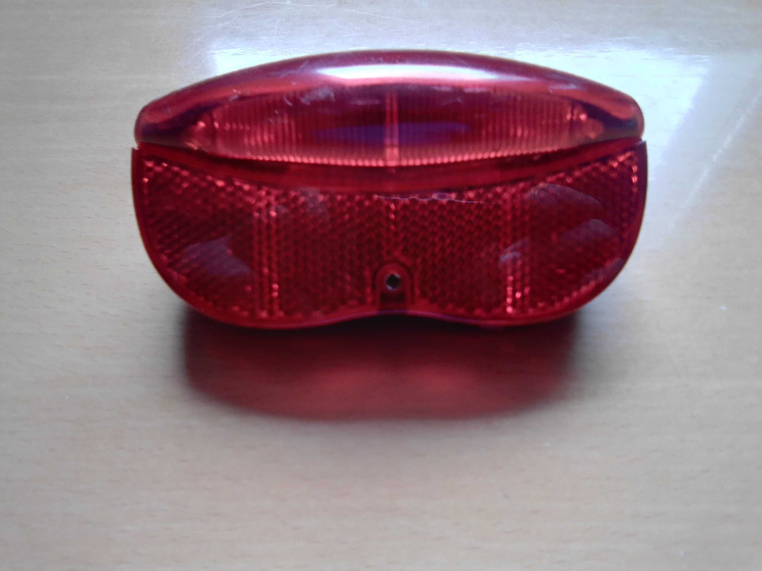 Lampa tylna do roweru miejskiego na bagażnik firmy RoHs ( od Gazelle )
