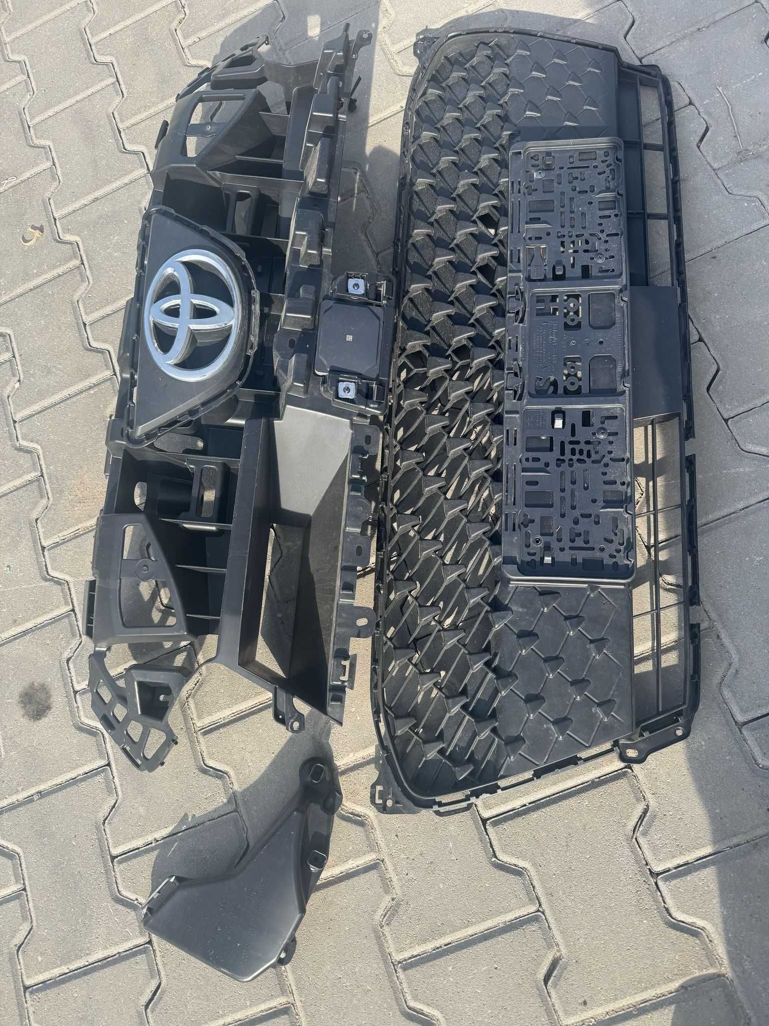 Kratka - wzmocnienie zderzaka Toyota Aygo X 2022 rok bez radaru