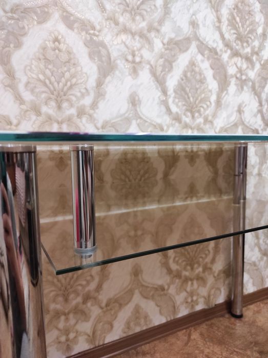 Стол стеклянный орхидея с полкой 100х70см