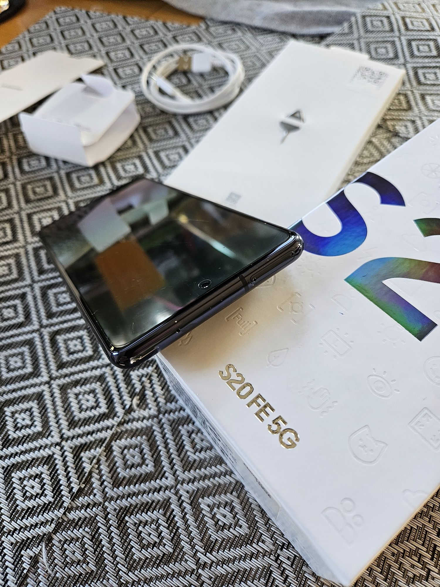 Samsung galaxy s20 FE 5g stan idealny