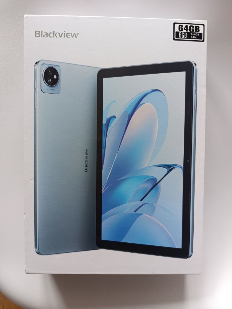 Tablet w etui     .