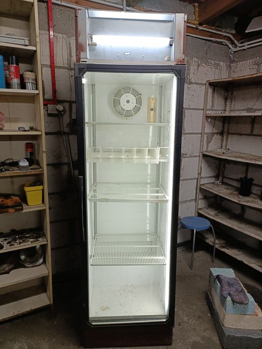 Chłodziarka witryna sklepowa