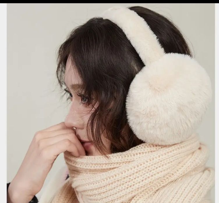 Пухнасті навушники для жінок різного кольору