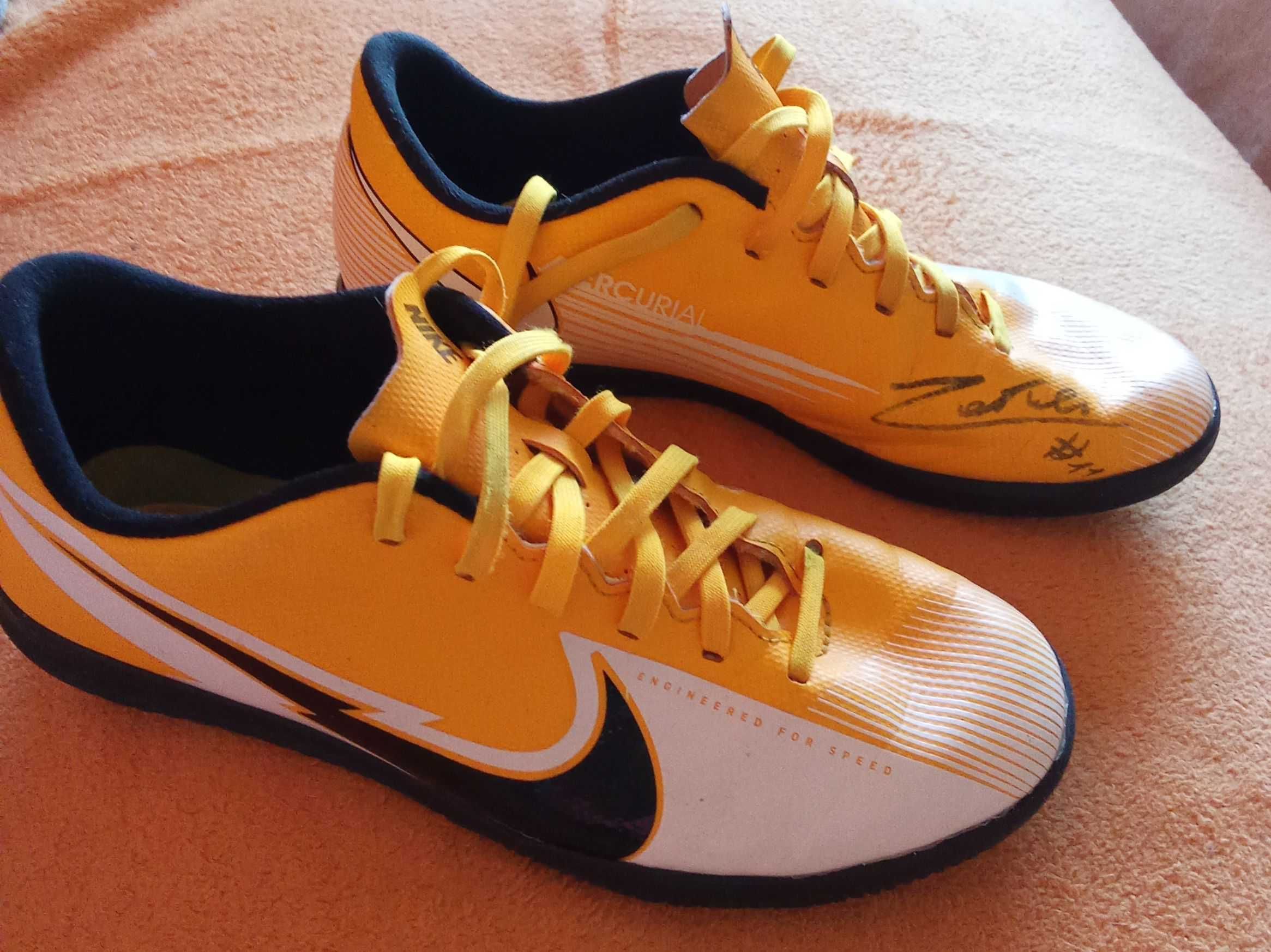 Halówki, obuwie sportowe Nike 37,5cm.