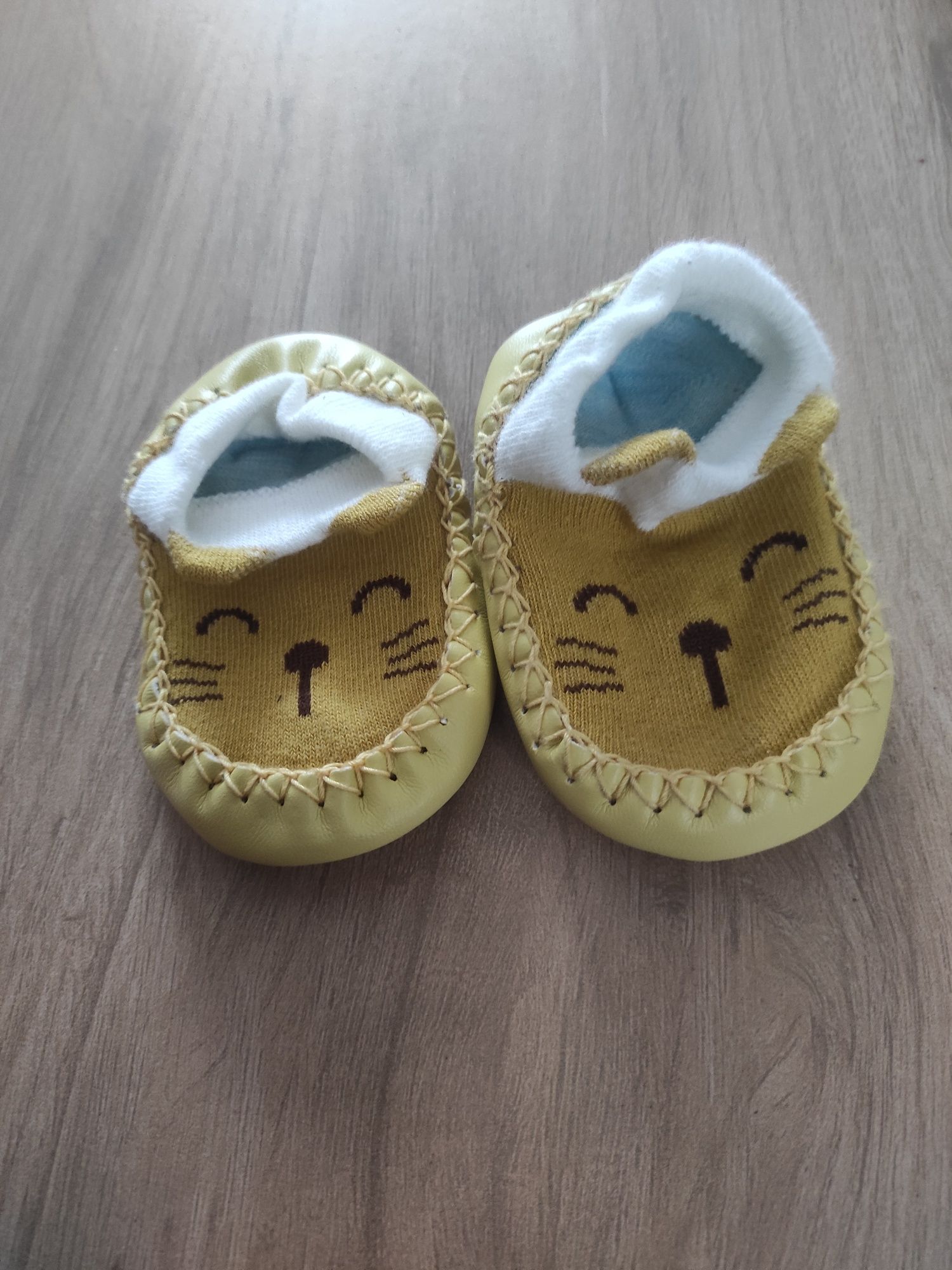 Skarpetobuty buty skarpetki dla dzieci 10.5 cm buciki kapcie po domu