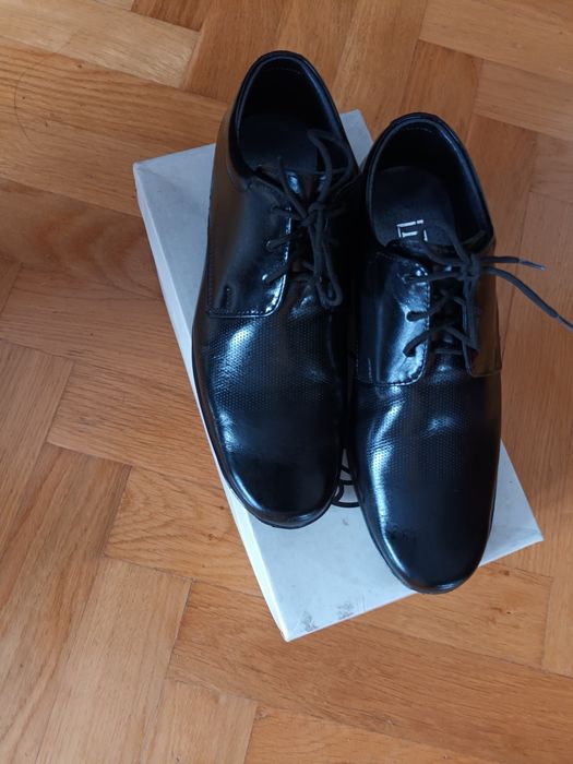 Eleganckie buty galowe skórzane wkladka 22,7 cm