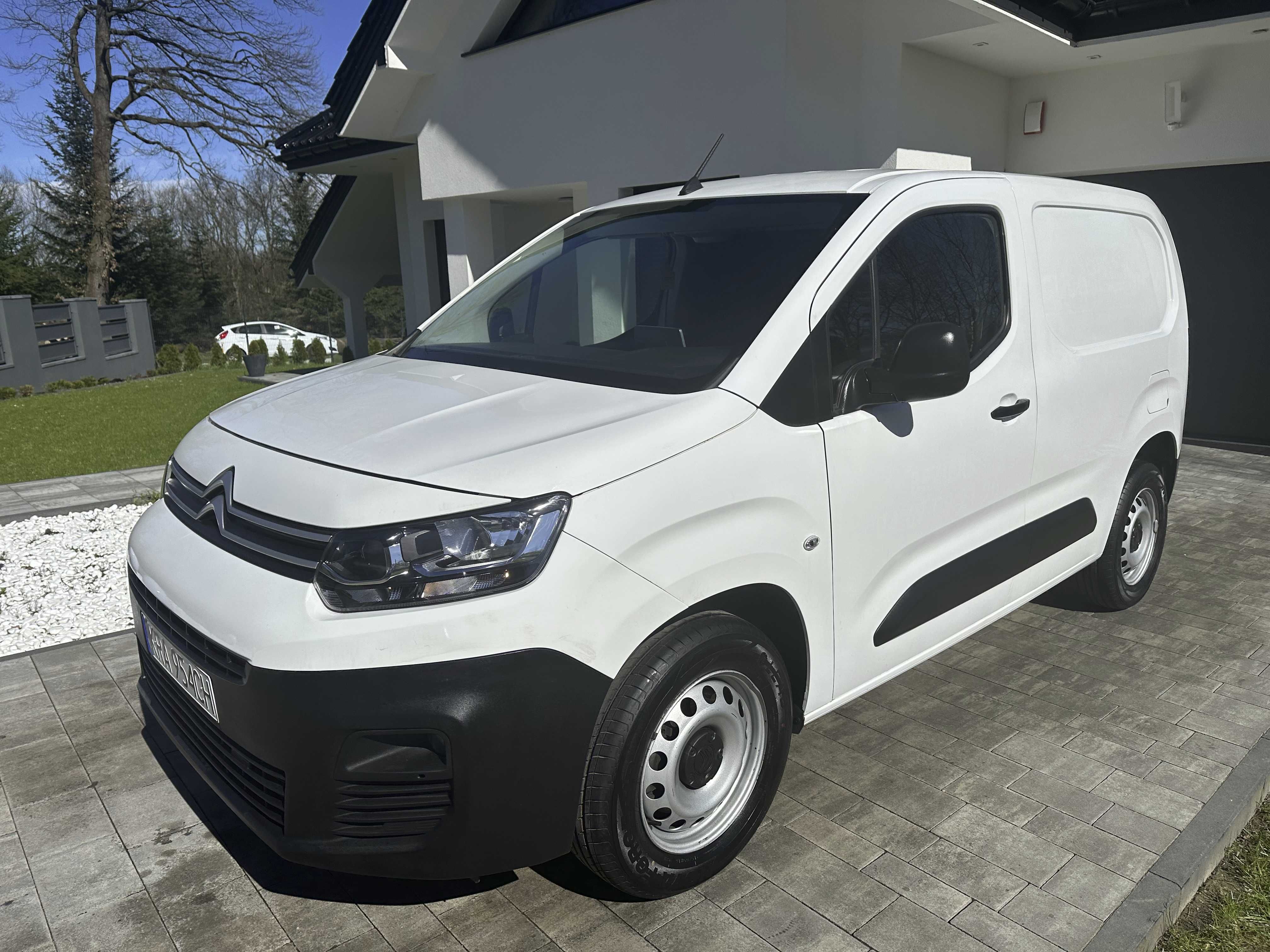 Citroen Berlingo 2021 r 3 osobowy nawigacja mały przebieg Faktura Vat